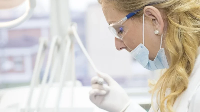 Ablacja czy skleroterapia — co wybrać przy żylakach i hemoroidach