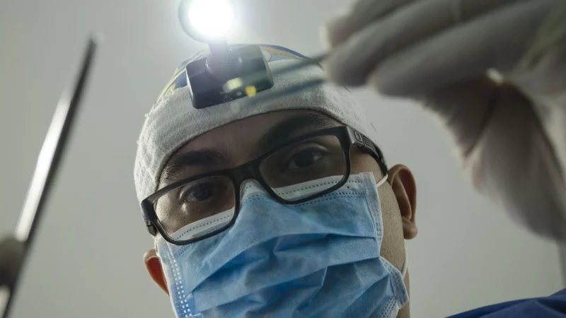Nowoczesne leczenie zębów – bonding i endodoncja mikroskopowa w Warszawie